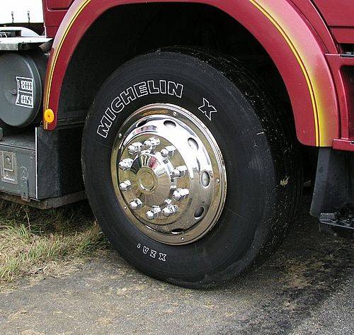 Přední poklice z nereze typu Deluxe