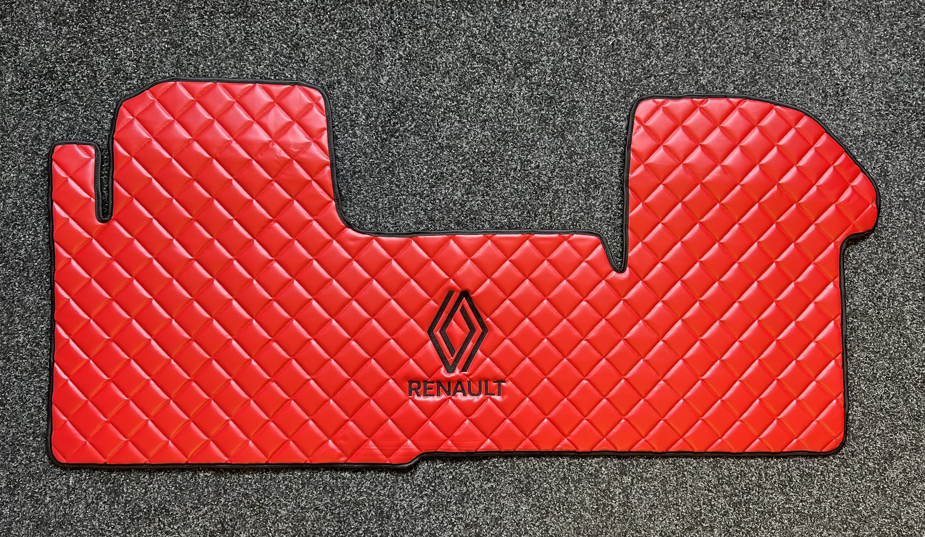 autokoberec RENAULT Master od 2019 – kožený