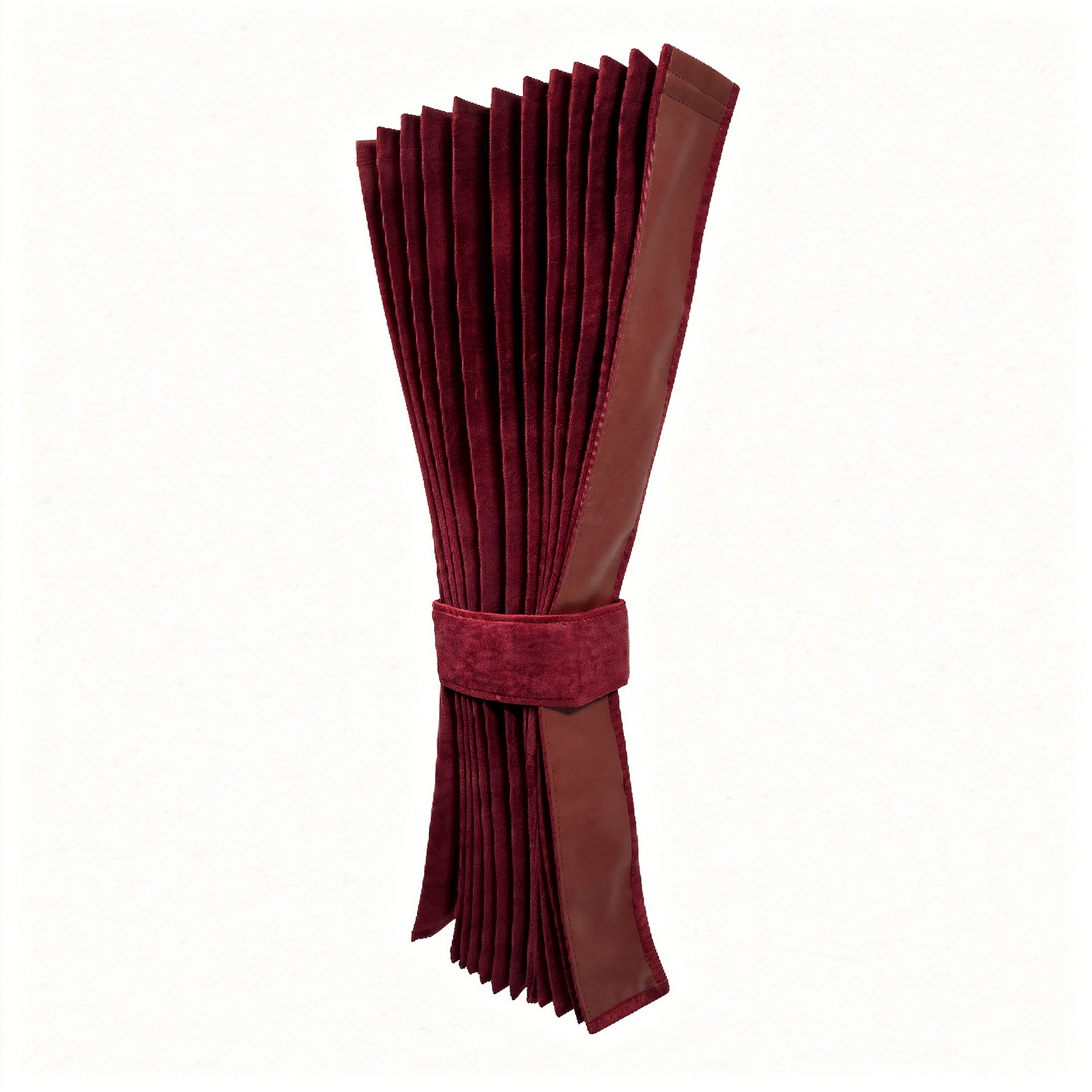 Sada skládaných závěsů z alcantary s koženým lemováním - bordó