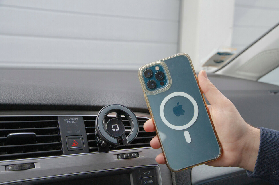 Magnetický držák telefonu do větracího otvoru